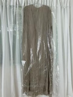 【新品】HYKE　RANDOM PLEATED DRESSのサムネイル