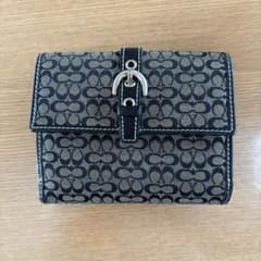 COACH シグネチャー 二つ折り財布のサムネイル