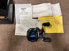 【ほぼ未使用】Shimano SLX DC 70 ベイトリール 本体のサムネイル