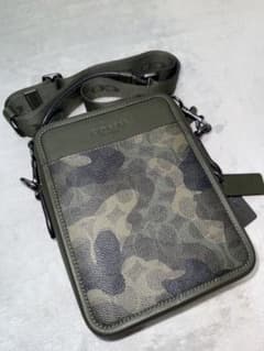 COACH カモフラージュ柄 ショルダーバッグ - メルカリ