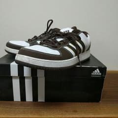 adidas　スニーカー中古　28cmのサムネイル