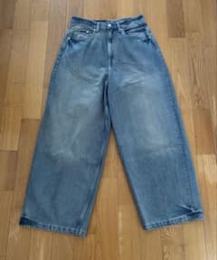 H&M スーパーバギーデニム Size 29/30のサムネイル