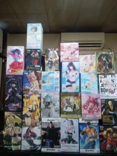 24個 アニメキャラクター フィギュア コレクションのサムネイル