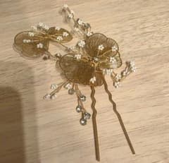 金色の花モチーフ ヘアピンのサムネイル