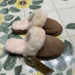 UGG アグ　ファー付　スリッパ　サンダルのサムネイル