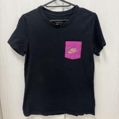 NIKE ポケット付き Tシャツ ブラック ピンクのサムネイル