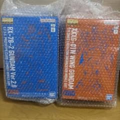 【新品】Kith MG RX-78-2 ガンダム & ウイングガンダム セットのサムネイル