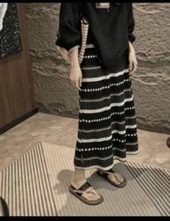 新品　幾何学模様 ロングスカート ブラックのサムネイル