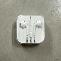 新品未使用品 Apple EarPods ホワイト 3.5mmジャックのサムネイル