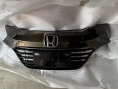 ホンダ ヴェゼル フロントグリル 純正のサムネイル