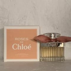 ✨パリの美しいバラ園✨Chloé Roses De Chloé フレグランス - メルカリ