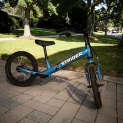 STRIDER 14x バランスバイク ブルー　14インチのサムネイル