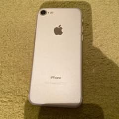 【ジャンク、液晶交換必要】iPhone 7 Silver 32 GB auのサムネイル