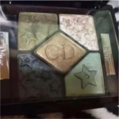 新品同様❤Dior サンク クルール アイシャドウ 384❤限定色のサムネイル