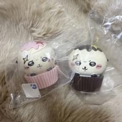 韓国限定　ちいかわ チョコカップケーキフィギュア ラッコ　レア　ピンク