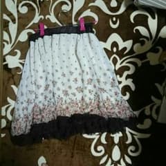 膝たけ花柄シフォンスカートのサムネイル