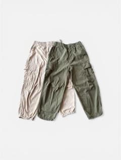 UNIQLOカーゴパンツ120サイズ2本セットのサムネイル