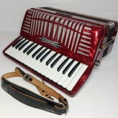 Yamaha YA-21 32-key accordion, rare