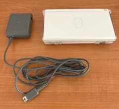 Nintendo DS Lite 本体 ホワイト 充電器付属のサムネイル