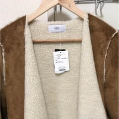 アズール バイマウジー ムートンコート 新品のサムネイル