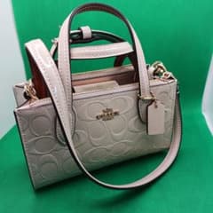 Coach ニーナ ミニトート CT882 IMCHK(チョーク) シグネチャー - メルカリ