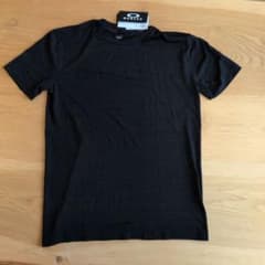 OAKLEY 吸汗速乾 Tシャツ ブラックのサムネイル