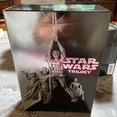 スター・ウォーズ トリロジー DVD-BOX〈初回限定生産・4枚組〉のサムネイル