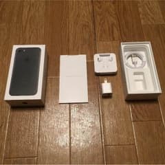 iPhone 7ハコ 備品全部付きのサムネイル