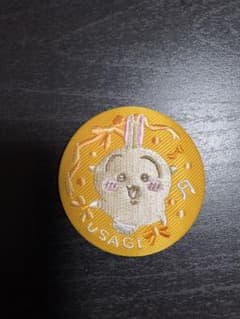 ちいかわ刺繍缶バッジ ビスケット2　うさぎのサムネイル
