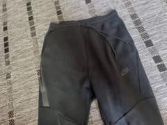 Nike テックフリースのパンツのサムネイル