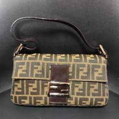 FENDI フェンディ ショルダーバッグのサムネイル