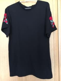 Tシャツ　半袖　薔薇のサムネイル
