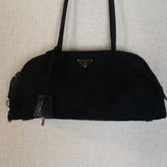再出品。プラダのバック。のサムネイル