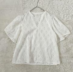 Excellent condition Ballsey Lollon Flower Embroidery Gathered Sleeve Blouse