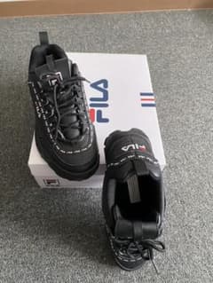 FILA スニーカー　ブラックのサムネイル