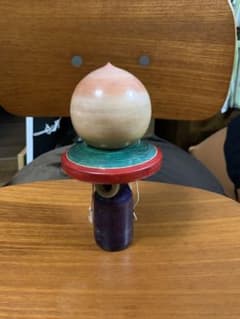 民芸品　玩具　桃から生まれた桃太郎のサムネイル