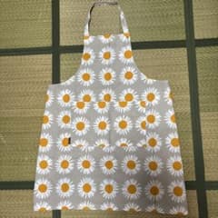 正規品ಠ新品未使用ಠマリメッコ　marimekko エプロン　アウリンゴクッカのサムネイル