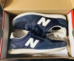 New Balance 220 ネイビー スニーカーのサムネイル