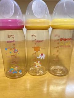 ちゃんず様＊°ピジョン プラスチック哺乳瓶 240ml×3本セットのサムネイル