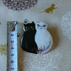 猫ブローチのサムネイル
