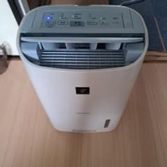 除湿器 SHARP 型名CV-H71-W 2019年製 - メルカリ