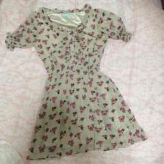 ダズリン 花柄ワンピースのサムネイル