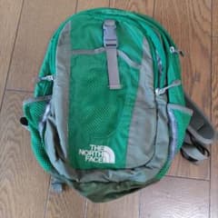 THE NORTH FACE 緑色リュック値下げしました⚠️プロフご覧下さいのサムネイル