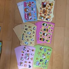 がちゃ様専用  ハローキティのシール（ノベルティ）たくさんのサムネイル