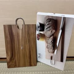 Thumbnail of 新品D&S ハンドル付き木製まな板Ｌサイズ