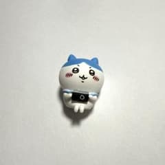座るちいかわ ハチワレ　ガチャのサムネイル