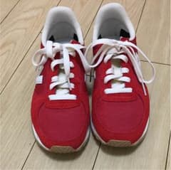 ニューバランスのサムネイル