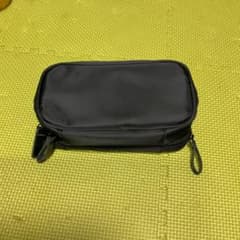 ナイロン ブラックポーチ　未使用品のサムネイル