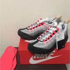 NIKE AIR MAX 95 solar redのサムネイル