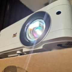 【美品】ViewSonic PX706HD 短焦点プロジェクター フルHD 箱付 美品】ViewSonic PX706HD 短焦点プロジェクター フルHD 箱付 - メルカリ